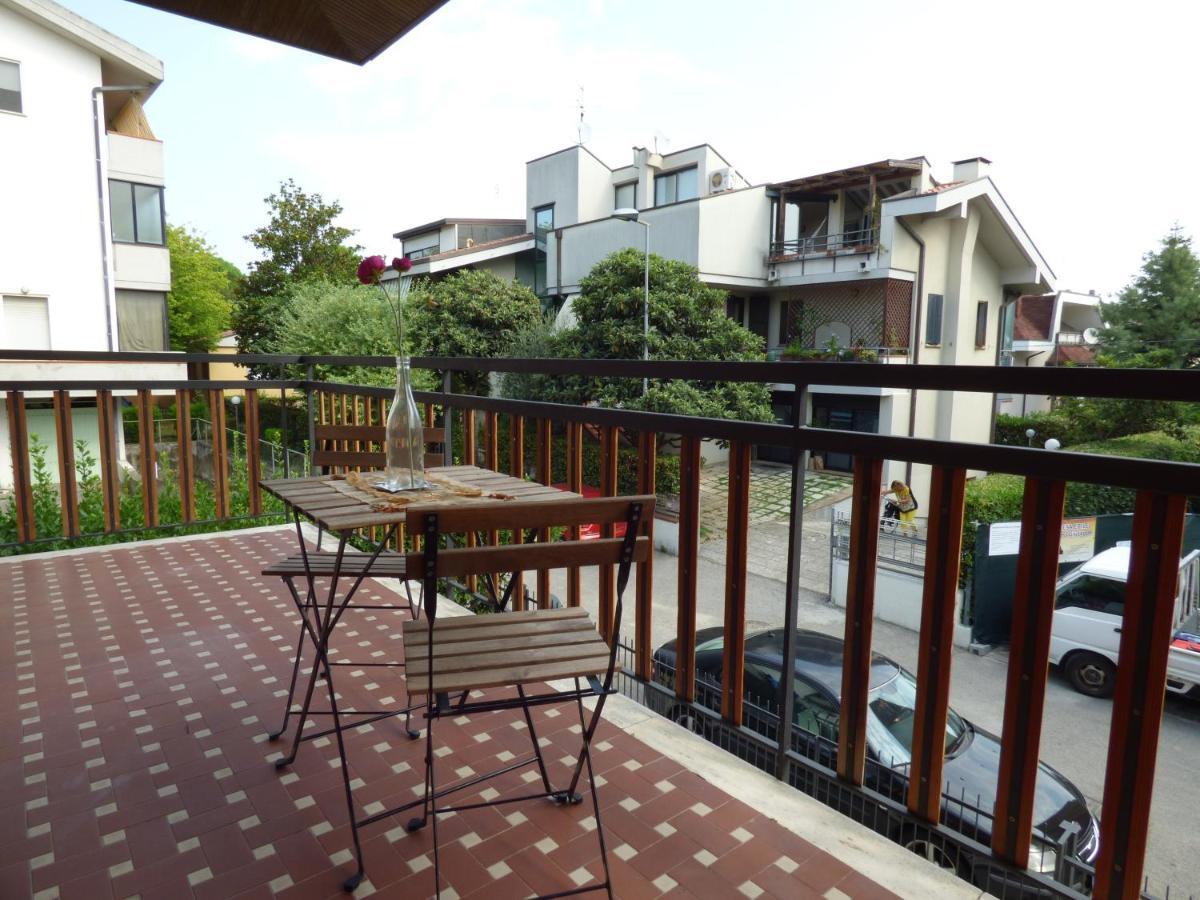 B&B Villa Montreux 里米尼 外观 照片