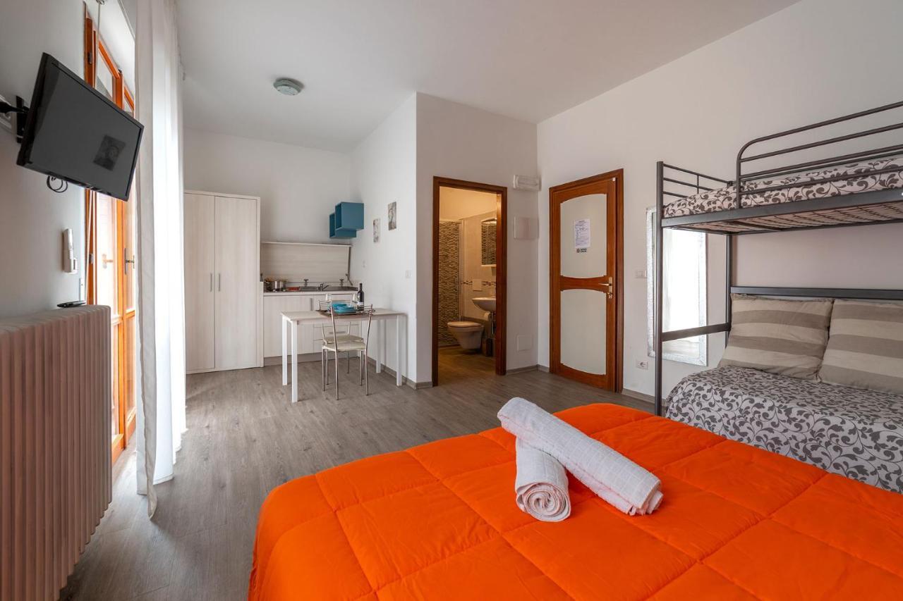 B&B Villa Montreux 里米尼 外观 照片