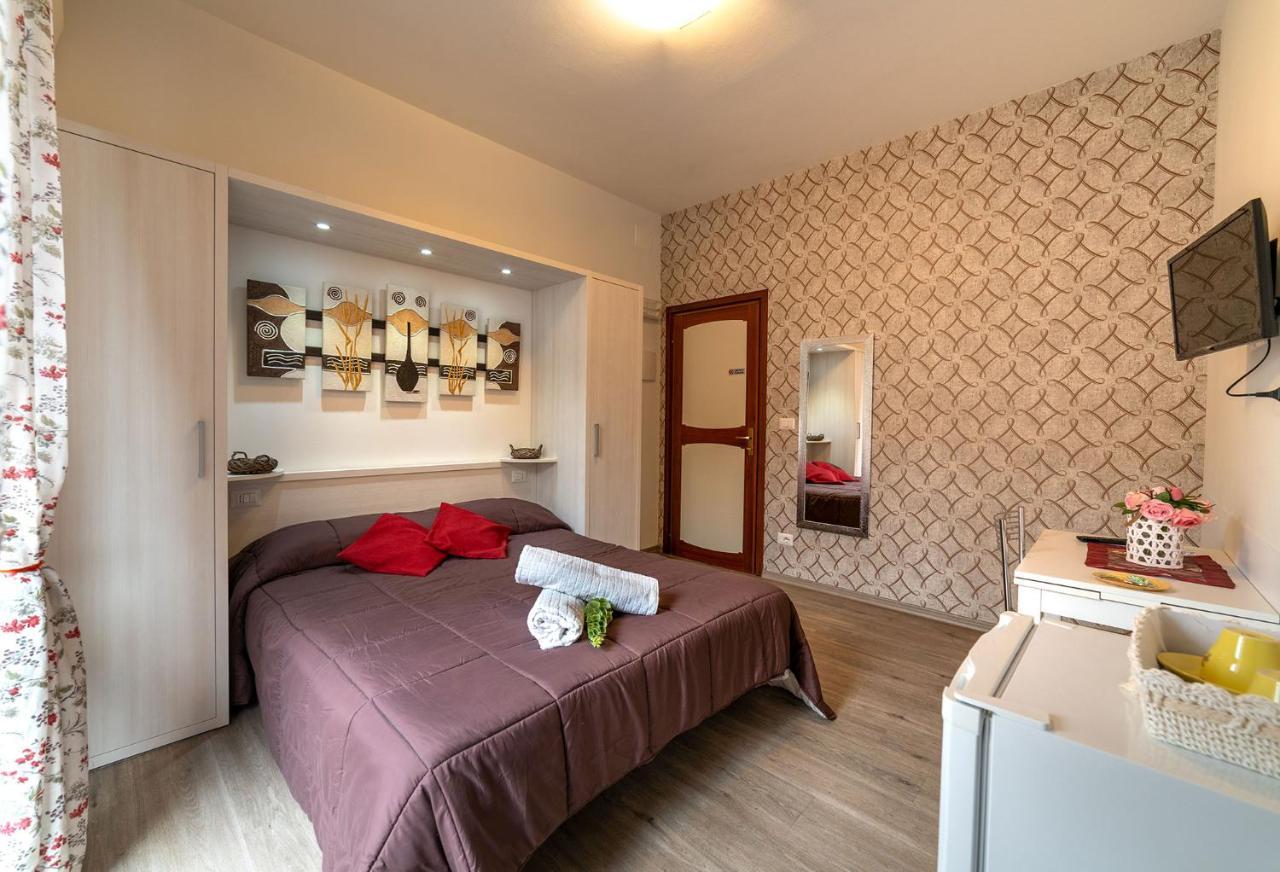 B&B Villa Montreux 里米尼 外观 照片